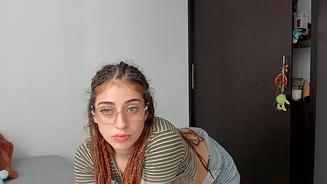 Snapshot of star_shooting8 chatting on September 10, 2025, 8:09 pm star shooting8 online show from September 10, 2025, 8:09 pm