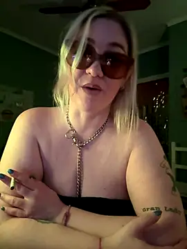 Snapshot of Granlady7 chatting on December 16, 2025, 4:39 am Granlady7 online show from December 16, 2025, 4:39 am