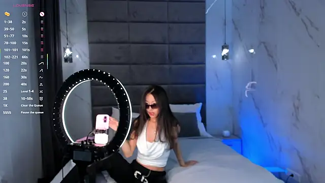 Snapshot of Nelly_Kimm chatting on June 19, 2026, 12:59 am Nelly Kimm online show from June 19, 2026, 12:59 am