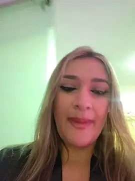 Snapshot of NicoleDiior chatting on May 19, 2026, 3:07 pm NicoleDiior online show from May 19, 2026, 3:07 pm