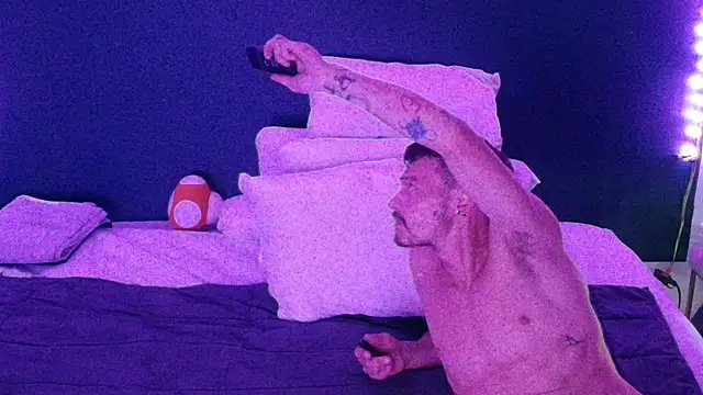 Snapshot of cough2getoff chatting on September 25, 2025, 1:53 am cough2getoff online show from September 25, 2025, 1:53 am