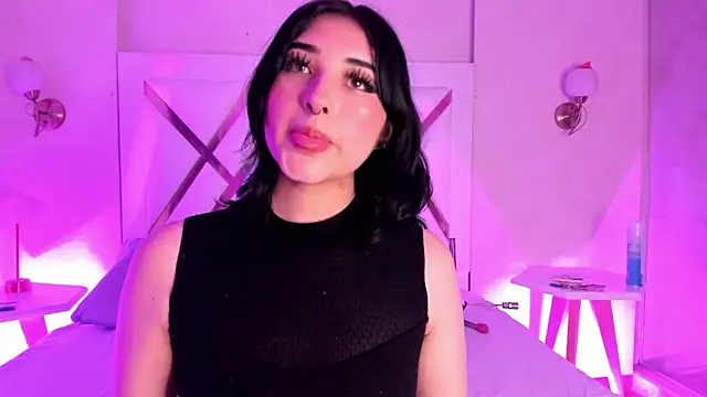 Snapshot of KattEngel chatting on November 9, 2025, 8:40 pm KattEngel online show from November 9, 2025, 8:40 pm