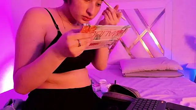 Snapshot of KattEngel chatting on November 14, 2025, 12:48 pm KattEngel online show from November 14, 2025, 12:48 pm