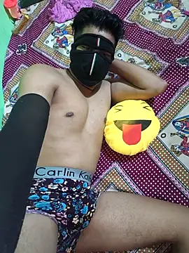 Dassing strip couple online show from October 2, 2025, 9:11 pm