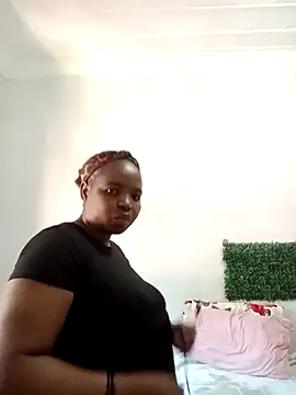 ShySexyBaddiexx online show from October 16, 2025, 8:48 am