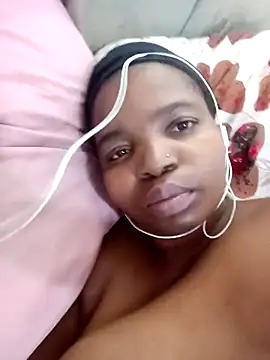 ShySexyBaddiexx online show from November 6, 2025, 9:21 am