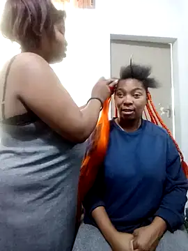 ShySexyBaddiexx online show from November 19, 2025, 8:14 am