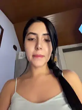 Snapshot of oh_nina chatting on May 13, 2026, 12:30 am oh nina online show from May 13, 2026, 12:30 am