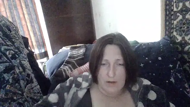 Snapshot of AllaSowinskaya chatting on May 17, 2026, 10:33 am AllaSowinskaya online show from May 17, 2026, 10:33 am