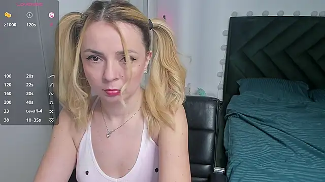 Snapshot of LovelyAria_ chatting on September 22, 2025, 7:27 pm LovelyAria online show from September 22, 2025, 7:27 pm