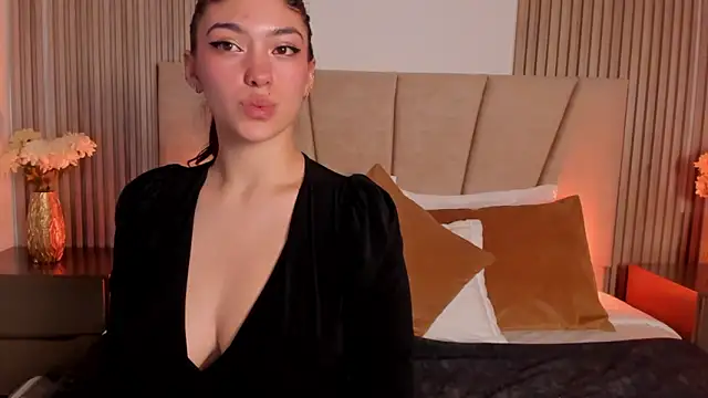 Victoria Beaumont online show from November 7, 2025, 12:05 pm