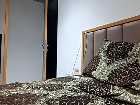 Vince-18 online show from October 31, 2025, 12:39 pm