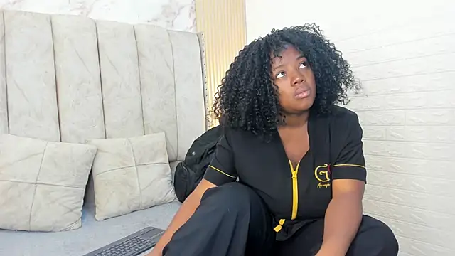 Snapshot of kiarazafira chatting on September 12, 2025, 10:15 am kiarazafira online show from September 12, 2025, 10:15 am