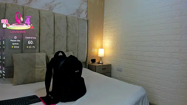 Snapshot of kiarazafira chatting on September 18, 2025, 10:17 am kiarazafira online show from September 18, 2025, 10:17 am