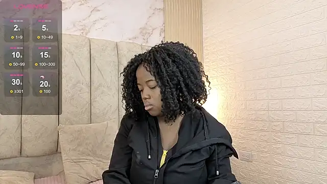 Snapshot of kiarazafira chatting on October 6, 2025, 11:07 am kiarazafira online show from October 6, 2025, 11:07 am