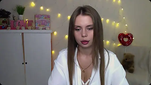 Snapshot of OceanicDawn chatting on September 13, 2025, 6:35 am OceanicDawn online show from September 13, 2025, 6:35 am