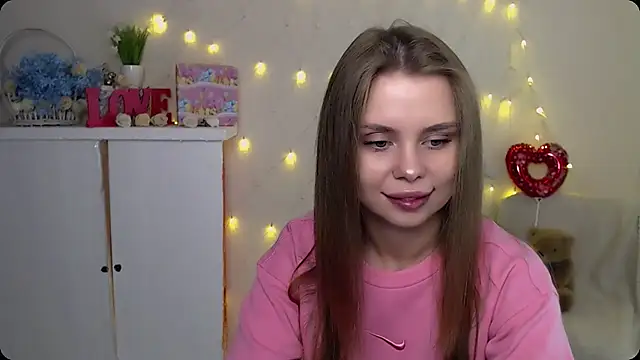 Snapshot of OceanicDawn chatting on September 19, 2025, 7:21 am OceanicDawn online show from September 19, 2025, 7:21 am