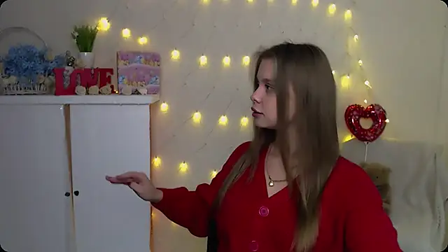 Snapshot of OceanicDawn chatting on October 5, 2025, 8:23 am OceanicDawn online show from October 5, 2025, 8:23 am