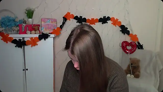 Snapshot of OceanicDawn chatting on October 16, 2025, 5:41 am OceanicDawn online show from October 16, 2025, 5:41 am