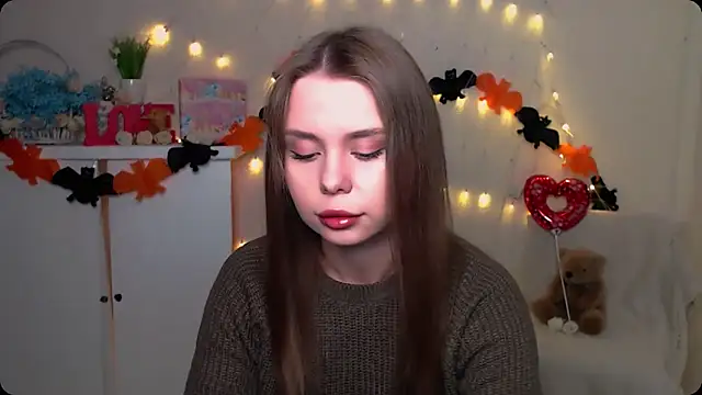 Snapshot of OceanicDawn chatting on October 19, 2025, 6:36 am OceanicDawn online show from October 19, 2025, 6:36 am