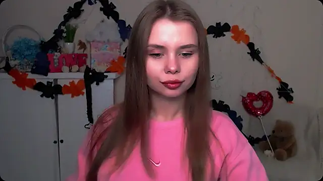 Snapshot of OceanicDawn chatting on November 3, 2025, 6:47 am OceanicDawn online show from November 3, 2025, 6:47 am