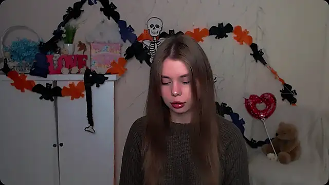 Snapshot of OceanicDawn chatting on November 4, 2025, 6:45 am OceanicDawn online show from November 4, 2025, 6:45 am