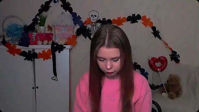 Snapshot of OceanicDawn chatting on November 5, 2025, 6:13 am OceanicDawn online show from November 5, 2025, 6:13 am