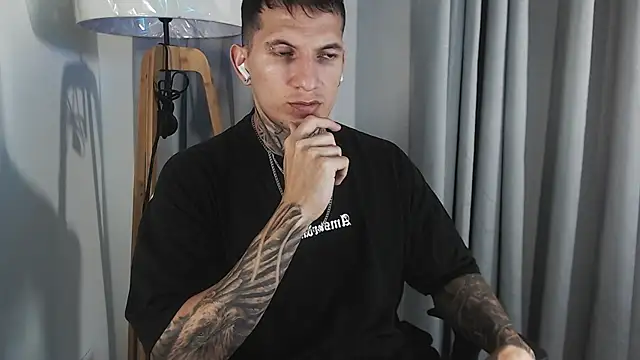 Snapshot of Shane_Clay chatting on September 10, 2025, 10:21 pm Shane Clay online show from September 10, 2025, 10:21 pm