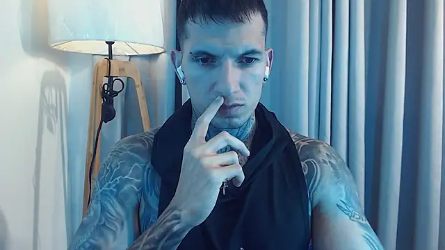 Snapshot of Shane_Clay chatting on September 17, 2025, 8:43 pm Shane Clay online show from September 17, 2025, 8:43 pm