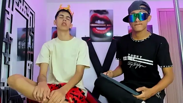 TWINKS FRIENDS online show from October 27, 2025, 7:23 am