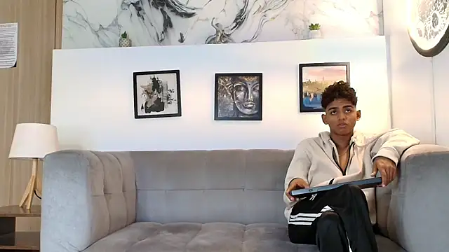 TWINKS FRIENDS online show from April 27, 2026, 1:20 pm
