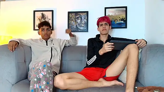 Snapshot of TWINKS_FRIENDS chatting on June 4, 2026, 1:06 pm TWINKS FRIENDS online show from June 4, 2026, 1:06 pm
