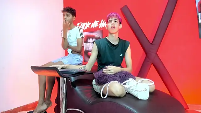 Snapshot of TWINKS_FRIENDS chatting on June 16, 2026, 1:25 pm TWINKS FRIENDS online show from June 16, 2026, 1:25 pm
