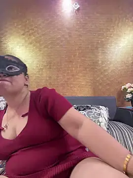 Iampriyaaa15 online show from May 27, 2026, 6:32 am