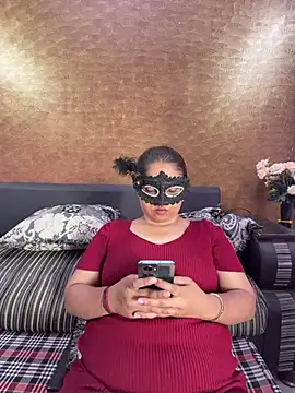 Iampriyaaa15 online show from July 13, 2026, 7:55 am