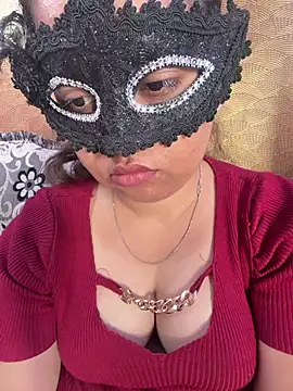 Iampriyaaa15 online show from July 29, 2026, 7:17 am