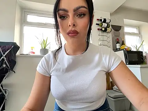 FrancescaXO online show from June 4, 2026, 12:55 pm