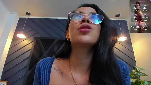 Snapshot of zoe_martins_ chatting on October 20, 2025, 5:24 pm zoe martins online show from October 20, 2025, 5:24 pm