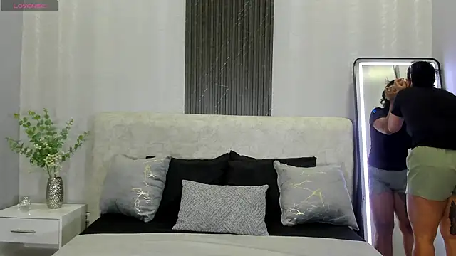 zoe martins  online show from July 10, 2026, 1:14 pm