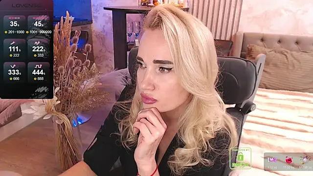 FreeBerryMILF online show from February 7, 2026, 8:12 pm