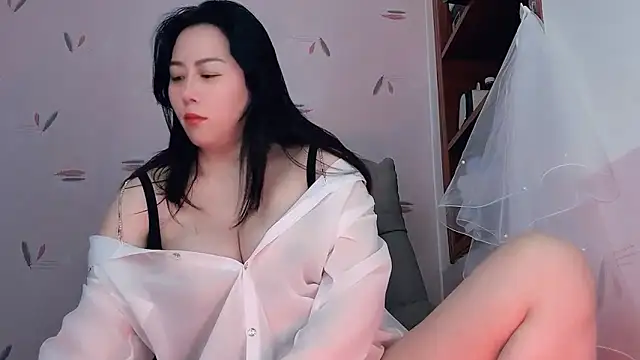 Eve5215 online show from December 16, 2025, 4:28 am