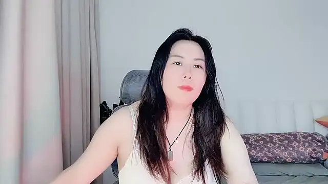 Eve5215 online show from May 10, 2026, 4:23 pm