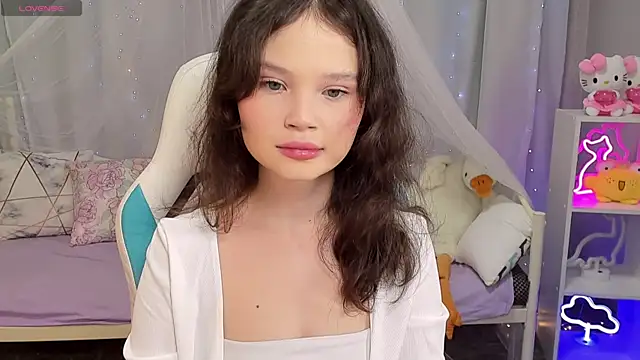 EmilyChaves online show from January 12, 2026, 7:24 am