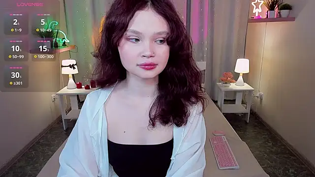 EmilyChaves online show from June 2, 2026, 6:48 am