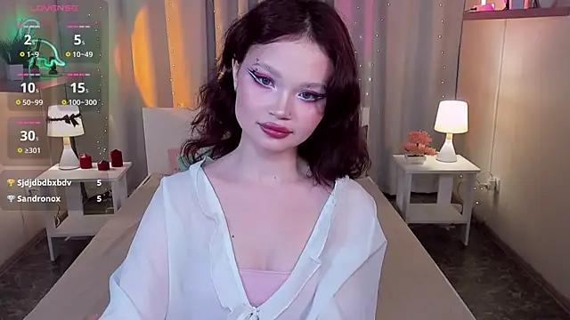 Snapshot of EmilyChaves chatting on June 4, 2026, 2:12 pm EmilyChaves online show from June 4, 2026, 2:12 pm