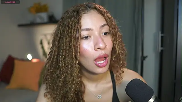 Snapshot of isabella-garcia- chatting on September 11, 2025, 12:11 am isabella-garcia- online show from September 11, 2025, 12:11 am