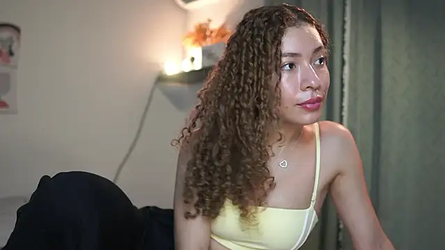 Snapshot of isabella-garcia- chatting on September 13, 2025, 12:54 am isabella-garcia- online show from September 13, 2025, 12:54 am