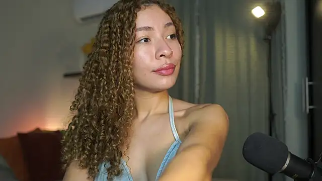 Snapshot of isabella-garcia- chatting on September 16, 2025, 12:50 pm isabella-garcia- online show from September 16, 2025, 12:50 pm