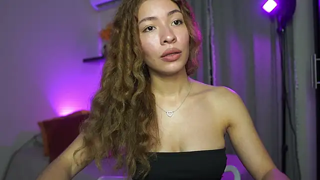 Snapshot of isabella-garcia- chatting on September 25, 2025, 2:15 am isabella-garcia- online show from September 25, 2025, 2:15 am