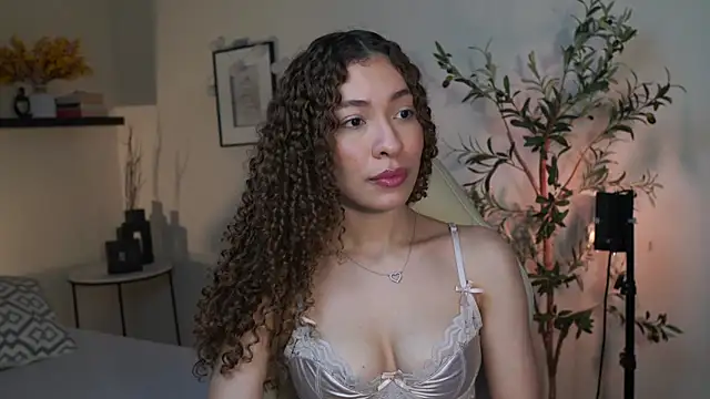 isabella-garcia- online show from July 1, 2026, 1:51 am